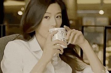 大家一定要多喝开水